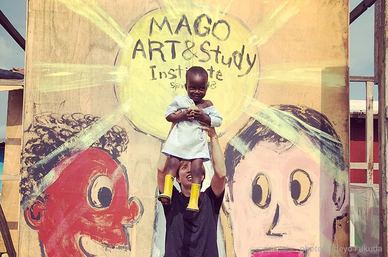 スラム街をエコタウンに 美術家マゴの挑戦を描いた実録ハリウッド映画 ハチドリ電力